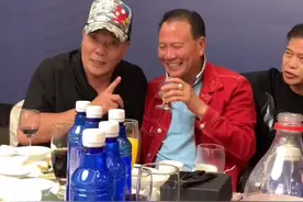 ＃万梓良大哥、＃大军程东，珠海相遇回忆当年！视频封面