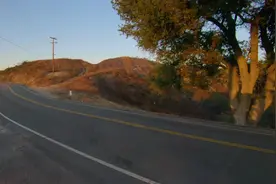 公路自行车压弯所给人带来的刺激，应该是每个男孩子都想体验的吧视频封面