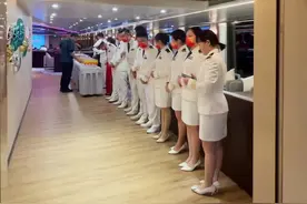#华夏神女3号 #游轮粉丝专列 #游轮旅游 船长欢迎酒会，阵容强大，还有员工演出。视频封面