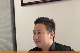 公司改革遇到瓶颈期，员工出现离职情况，管理层也立场不坚定，老板发火，是继续坚持还是退一步，缓一缓，何去何从，你们怎么看？视频封面