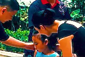 眼睛可以盲，心不能盲，结局来了，小女孩是不幸的也是辛运的 #逆境  #残疾女孩 #请耐心看完 @DOU+小助手视频封面