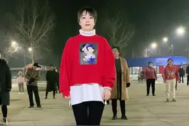 《两个世界》完整版太好看。#广场舞教学 #抖音小助手 #感谢抖音我要上热门 #记录舞蹈 @缘来似梦5772视频封面