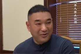 礼尚往来是一种礼貌，也是人际交往的一个原则，跟对的人才能酒逢知己千杯少，您说呢！#红星钰玺#红星二锅头#纯粮酒#酒桌#传递正能量视频封面