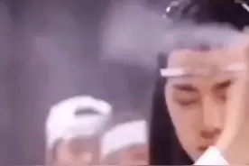 原来男生喷防晒是这样的。#王一博 #肖战 #李现 视频封面