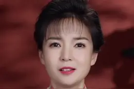 土堆下的秘密 
山东一老农盖房子意外捡到金块，竟就此引出一座千年墓葬的发掘。
#历史 #文化 #古墓 #大v说  @DOU+小助手 视频封面