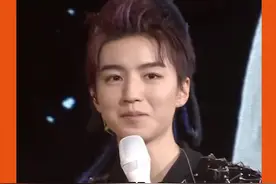  #王俊凯怼人  #王俊凯 好好一男的，偏偏长了张嘴！（bushi #娱乐评论大赏 视频封面