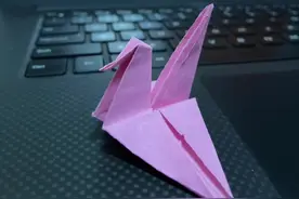 #腹腔镜手术模拟训练系统 #折纸 #创意手工 据说叠千纸鹤是腔镜练习的天花板！有人说我叠错了😊视频封面