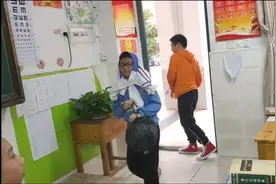 课本剧表演，差点笑死我了哈哈哈视频封面