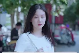 想结束暧昧期，那就要不再主动联系，减少见面机会，最好在和异性一起出去异性，看对方是否会吃醋。视频封面