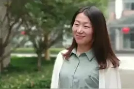 #新江苏 常州90后女教师两个月升任副校长，部分网友疑惑“是不是上面有人？”视频封面
