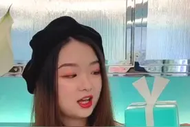 终于打卡了Tiffany的蓝盒蛋糕，没想到吃起来居然是这种味道！#tiffany #寻找年味 #甜品视频封面