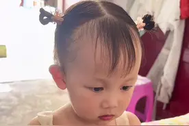 你们要的又短又少的编发教程又来了，这么可爱的发型，赶紧安排～#儿童编发 #儿童短发简单扎头发#日常儿童编发视频封面