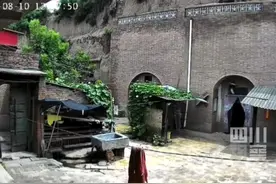 8月10日，河南#巩义一窑洞突然坍塌，几秒内成为废墟。村支书：垮塌因降水导致，居民已提前转移，未有人员伤亡视频封面