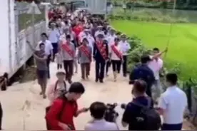 感动全网的消防员农国切荣立二等功！乡亲们夹道欢迎回家！ @抖音短视频视频封面