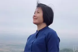 房子大了电话小了感觉越来越好，假期多了收入高了工作越来越好，商品齐了价格活了心情越来越好#越来越好@抖音短视频视频封面