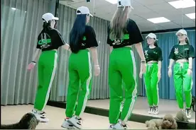 #《百花香》完整版来喽！曳舞前热身运动！@抖音短视频视频封面