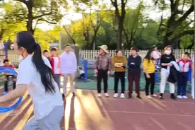【秋季运动会-教师篇】全体教职工投掷软标枪比赛和春种秋收比赛视频封面