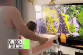 IMAX家庭版！#奶爸用澡盆兜2岁女儿模拟过山车视频封面
