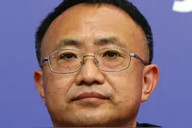 【#北京制定公厕消毒管理工作指引 】5月11日，在北京市新型冠状病毒肺炎疫情防控工作第331场新闻发布会上，北京市城市管理委员会副主任徐利介绍，为做好疫情防控期间公厕环境卫生消毒工作，有效预防新型冠状病毒交叉感染，市城市管理委会同相关部门制定了《北京市公厕消毒管理工作指引》。视频封面