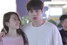 后来才终于明白 为什么有的人频繁发朋友圈 有的人一直不发朋友圈  还有的人会突然打开所有朋友圈视频封面
