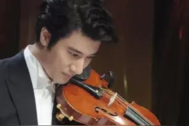 王力宏代言过的索爱w900i，当年，你用过吗？#80后 #穿越 #回忆杀 #经典手机 @DOU+小助手视频封面