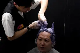 让上海最美发型师小姐姐理个发是什么体验！#汽车人共创计划@抖音汽车@梁真焕 ( 上海On Hair造型设计)视频封面