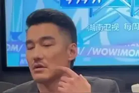 打败法令纹，拥有下颌线！超模#胡兵 亲身示范瘦脸操，赶紧点赞收藏转发！视频封面