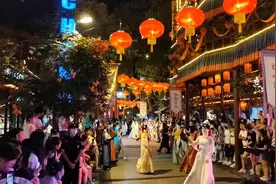 穿越快闪完整版，最后豹子头林冲和小白妖娆的舞姿。#宋城快闪视频封面