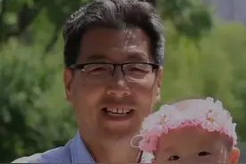 宝宝为什么倒着爬呢？如何让宝宝向前爬？#知识创作人 #精婴计划 #爬行 #育儿 #涨知识