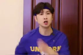 卡塔尔花2200亿，只赚了22亿，那为什么要花这么多？#世界杯冷知识 #卡塔尔世界杯 #世界杯 @龙坤 /职业自己摄影师视频封面