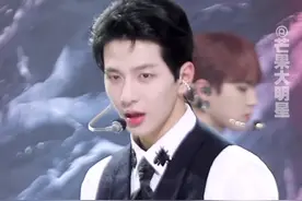 营业是#爱豆 最基本的工作 不珍惜粉丝的拜拜了您嘞～#kpop #goldenchild #崔普闵 #李大烈 #营业 #签售视频封面