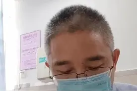 手指被门挤了，怎么护理？#家庭教育 #儿科科普 #手指被门夹了 视频封面