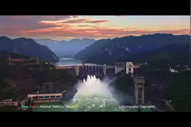隔河岩水电站泄洪还是很壮观的，据说上次泄洪还是2017年