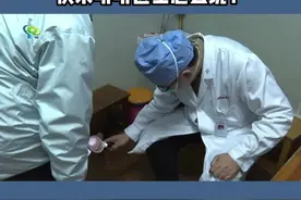 寒潮来袭，热水袋、暖宝宝、电热毯等御寒“法宝”越来越受到人们的青睐，殊不知过度贪“暖”很可能被“温柔”伤害。医生提醒，冬季取暖，低温烫伤时有发生，应避免过度或不当使用取暖物品。（供稿：青浦区新闻办）视频封面