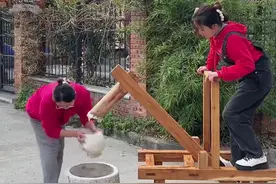 用传统的工具，做出手打麻糍是什么体验？#手工糍粑 #摆摊视频封面