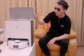 终于，月薪4000也可以拥有如此强大的#真AI扫地机器人 了！ #清洁神器 #智能 #黑科技视频封面