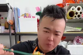 清凉爽口的菠菜炝粉丝在家怎么做简单又好吃呢视频封面