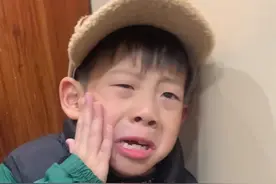 一哭就会抖的电动小红唇#儿童口腔 #保护牙齿 #萌娃日常视频封面