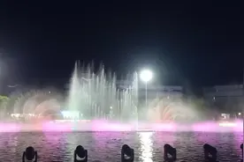土八路终于进城了视频封面