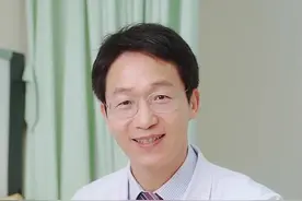 孩子#流鼻血了，什么#止血方法才是正确的？#关爱儿童健康#父母必看系列 视频封面