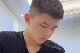 哥哥平时疼妹妹归疼，该管的时候也绝不含糊，但是看妹妹知错后哭了，哥哥又心疼的不得了…#兄妹视频封面