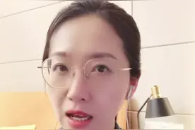 “我来！”11岁少年一眼看出大人急救手法不对，教科书式救回心脏骤停老人#11岁少年急救晕倒老人 #新闻姐 @抖音短视频 视频封面