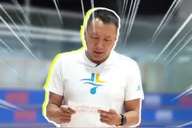 站在原地接到传球，不运球，三步上篮算不算走步，#篮球🏀 #篮球规则 #篮球迷 视频封面