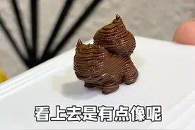 上海竟然有3D打印出来的巧克力？？还能打印出钢铁侠！最后算钱我懵了...#抖音心动餐厅 #一起吃饭吧 #巧克力 #上海 #秋天就是要露营野餐唱歌啊 #抖音美食创作人视频封面