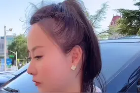 #总感觉哪里不对 走路不能看手机，谁知到你会撞到谁呢视频封面