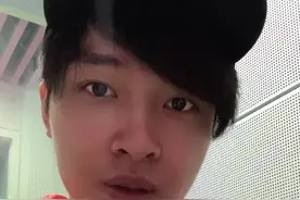 中国女足队员平均月薪3000元，待遇很一般，中国女足需要更多人关注。#中国女子三大球全部晋级东京奥运会视频封面