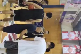 斗牛🐮   张浩嘉VS刘权标     你们猜最后谁赢了#cba热门视频封面