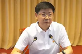 　张荣印同志任中共社旗县委书记，关文波同志任中共社旗县委副书记、提名其为社旗县人民政府县长候选人。#最新消息 #人事 #南阳资讯 视频封面