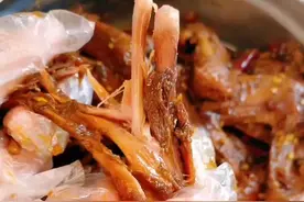 #记录摆摊生活 #美食 #创业 #摆摊 今天跟你们分享#黑鸭的教程，做法并不是专业的，我只是觉得味道好吃就行了视频封面