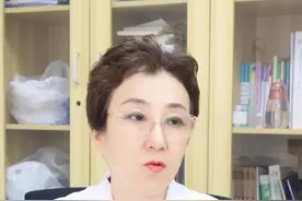 脚底长密密麻麻的小孔，这个方法每天坚持就可以了！#窝装角质松解症 ##密密麻麻 #细菌感染 视频封面